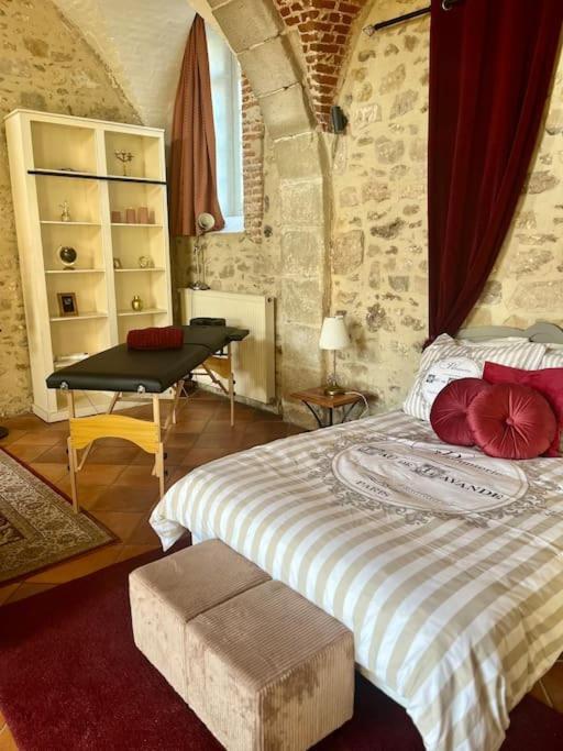Cozy Flat In Castle Near Fontainebleau - 10 Min Apartment Fleury-en-Biere ภายนอก รูปภาพ